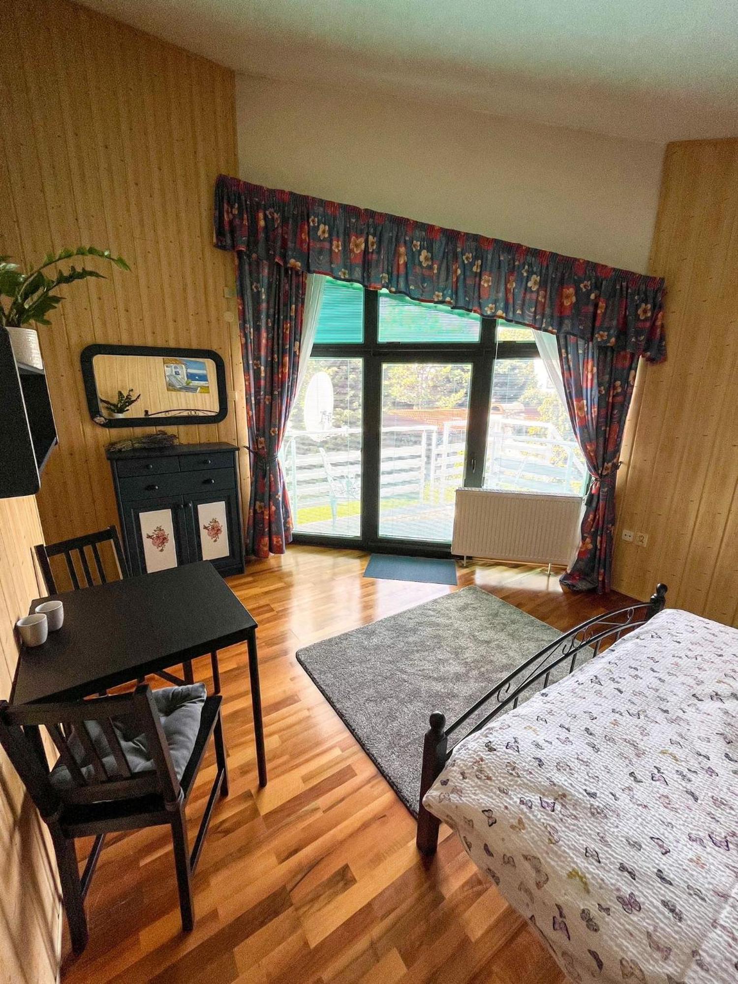 Cozy Rooms In Wine Town - מודרה חדר תמונה